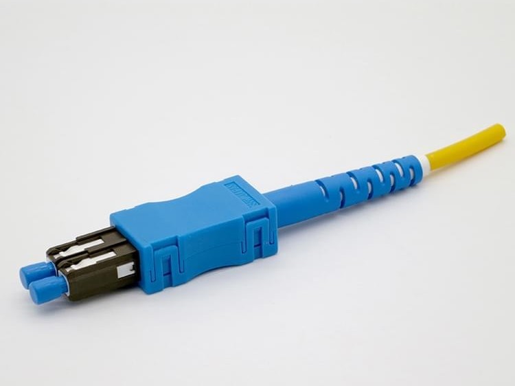 MU uniboot 光纤连接器