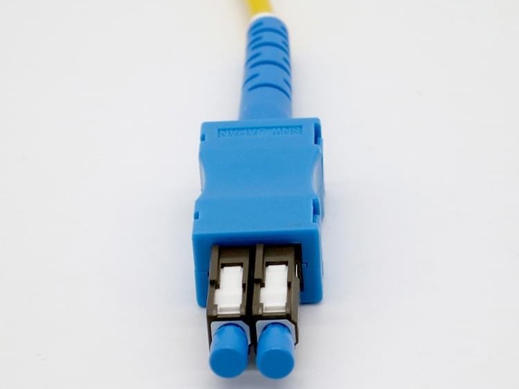 MU uniboot 光纤连接器