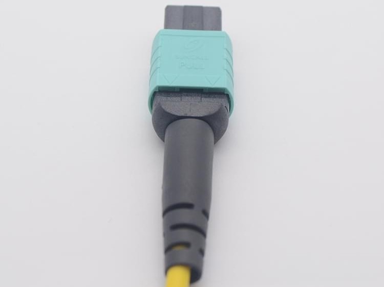 MPO 短尾 圆缆光纤连接器