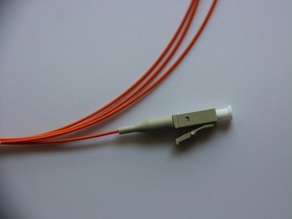 LC 0.9mm 多模单头尾纤 光纤跳线